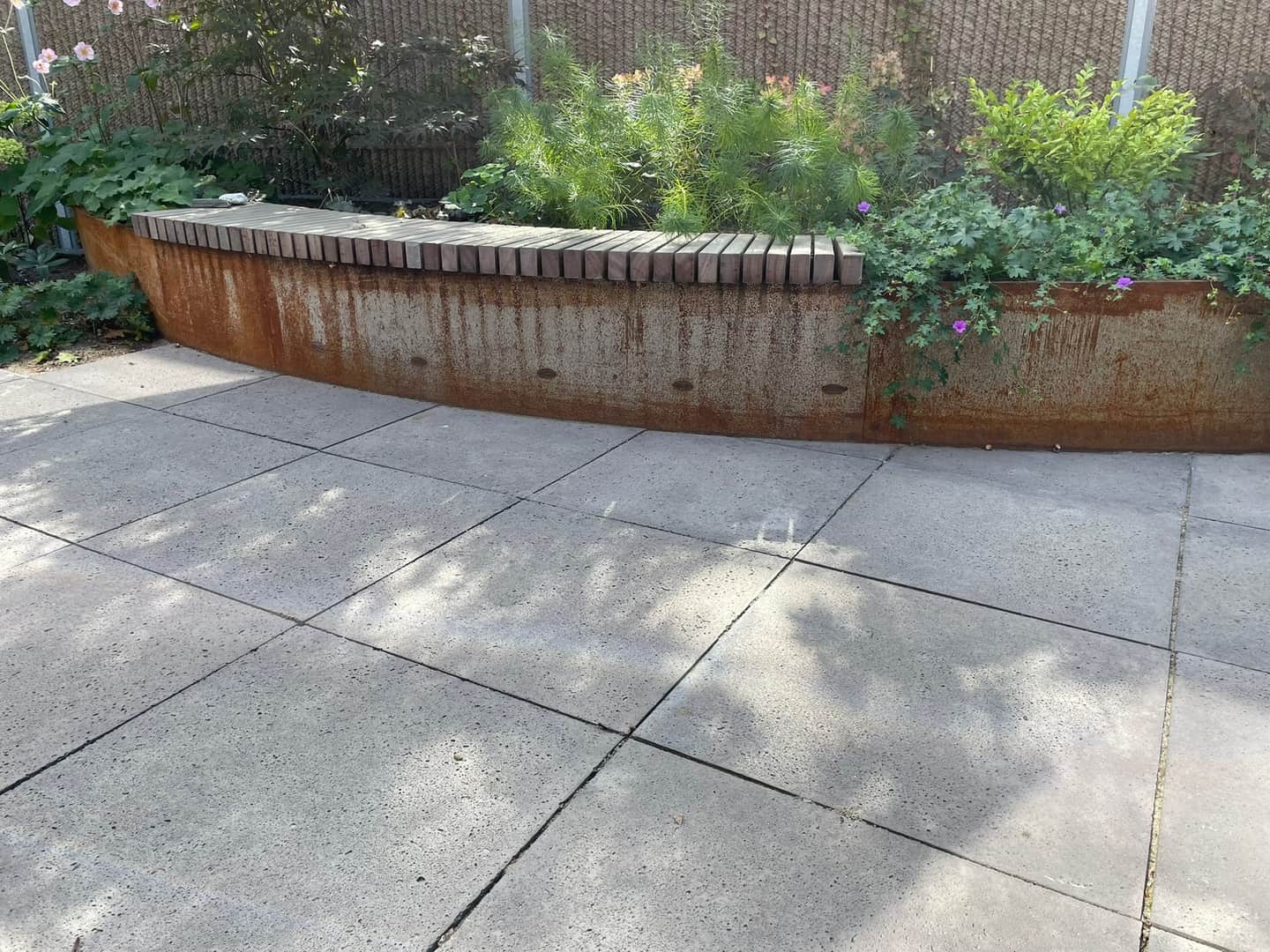 Aangelegde voortuin in Doorwerth door Van Rijbroek Hoveniers — foto 6 van 9